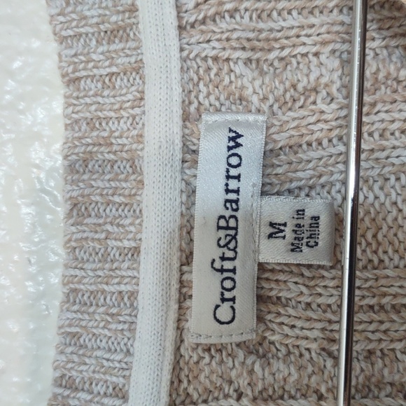 USED CROFT & BARROW CREAM SWEATER SIZE M HAS HOLE IN FRONT 100% COTTON - Picture 2 of 10